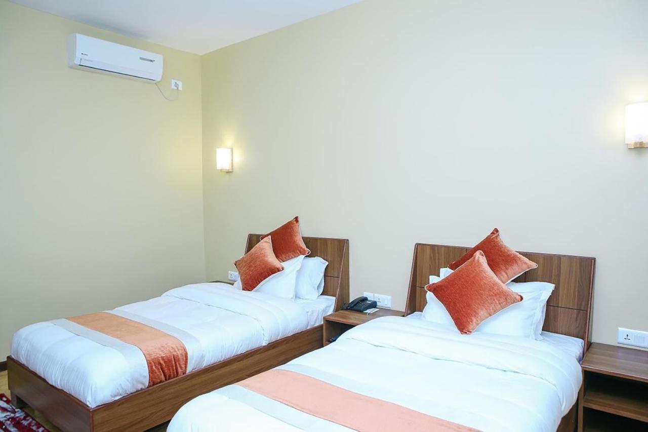 Hotel Glory Garden Покхара Экстерьер фото