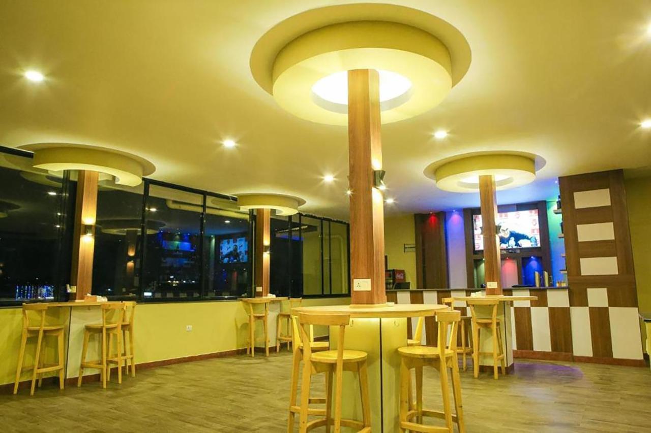 Hotel Glory Garden Покхара Экстерьер фото