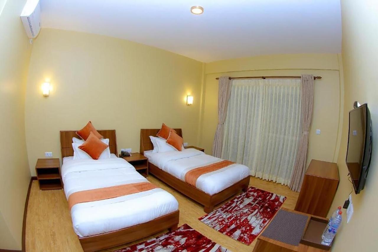 Hotel Glory Garden Покхара Экстерьер фото