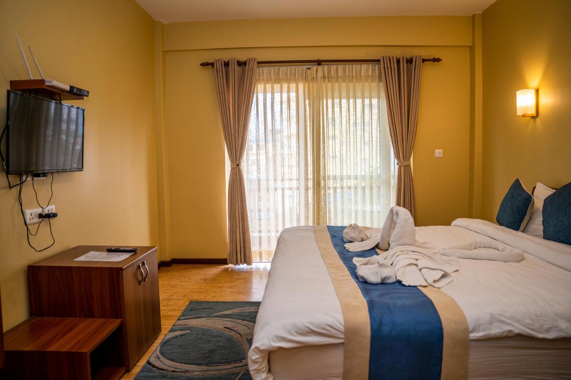 Hotel Glory Garden Покхара Номер фото